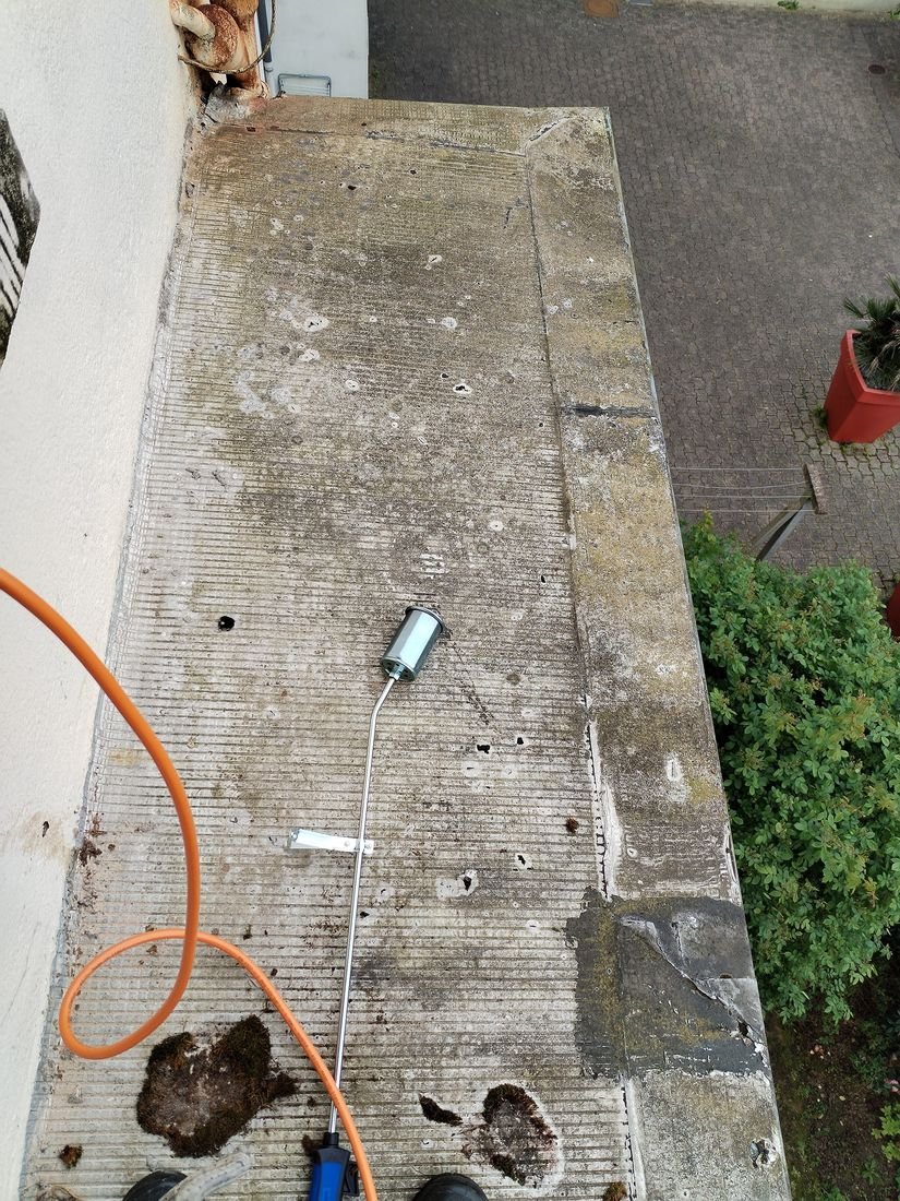 Toit plat usé avant pose de revêtement d'étanchéité à Rennes